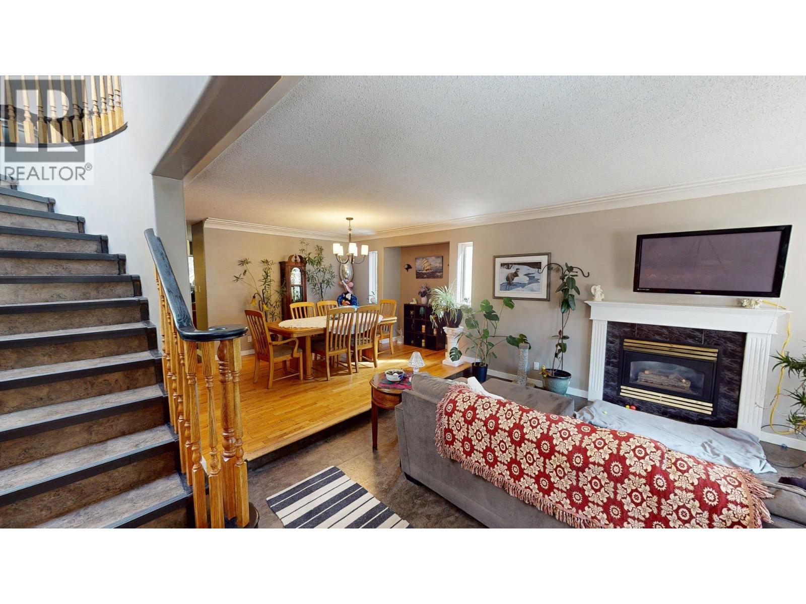 2300 Old Salmo Road, Fruitvale, British Columbia  V0G 1L0 - Photo 5 - 10342544