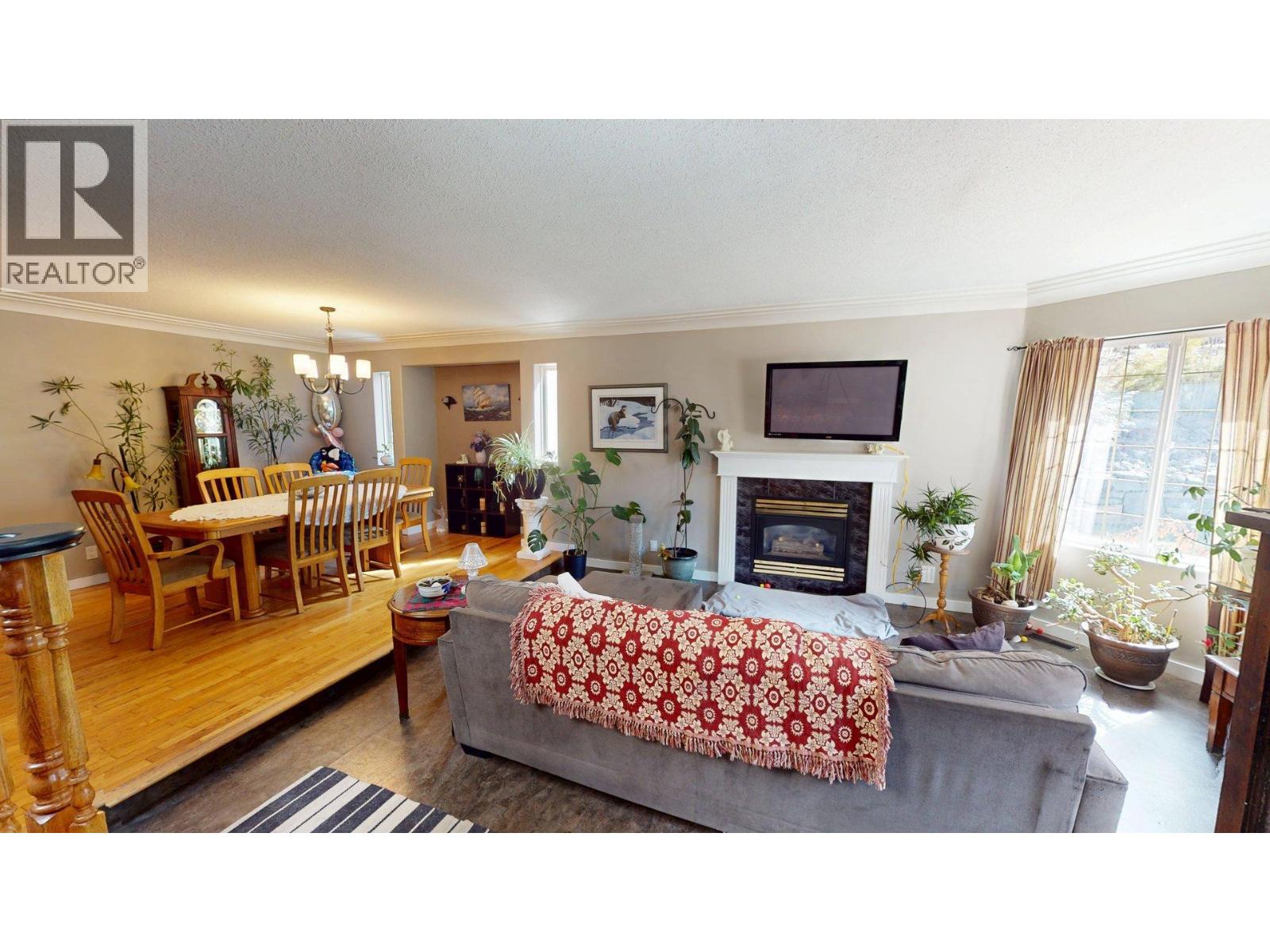 2300 Old Salmo Road, Fruitvale, British Columbia  V0G 1L0 - Photo 6 - 10342544