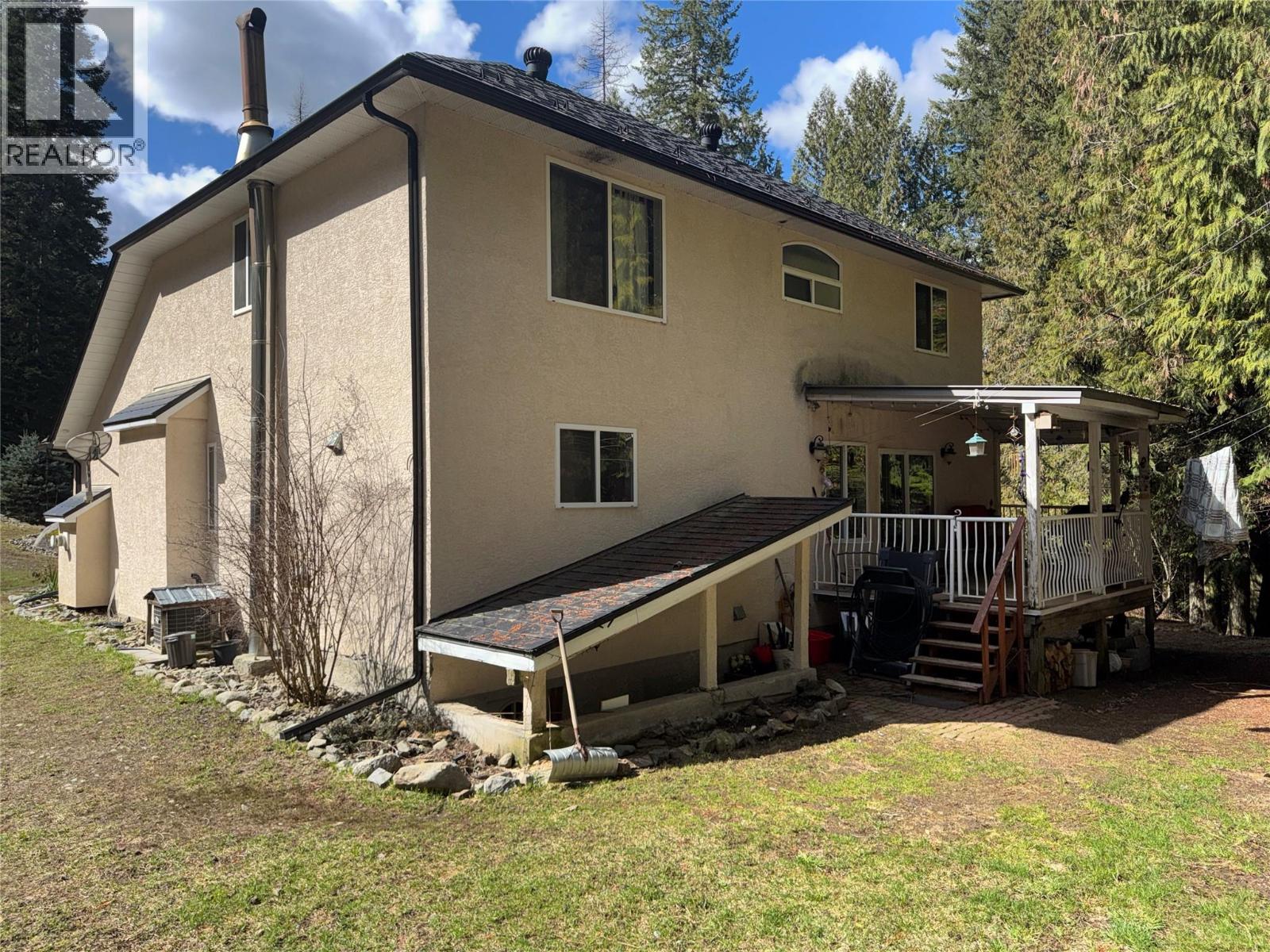 2300 Old Salmo Road, Fruitvale, British Columbia  V0G 1L0 - Photo 54 - 10342544