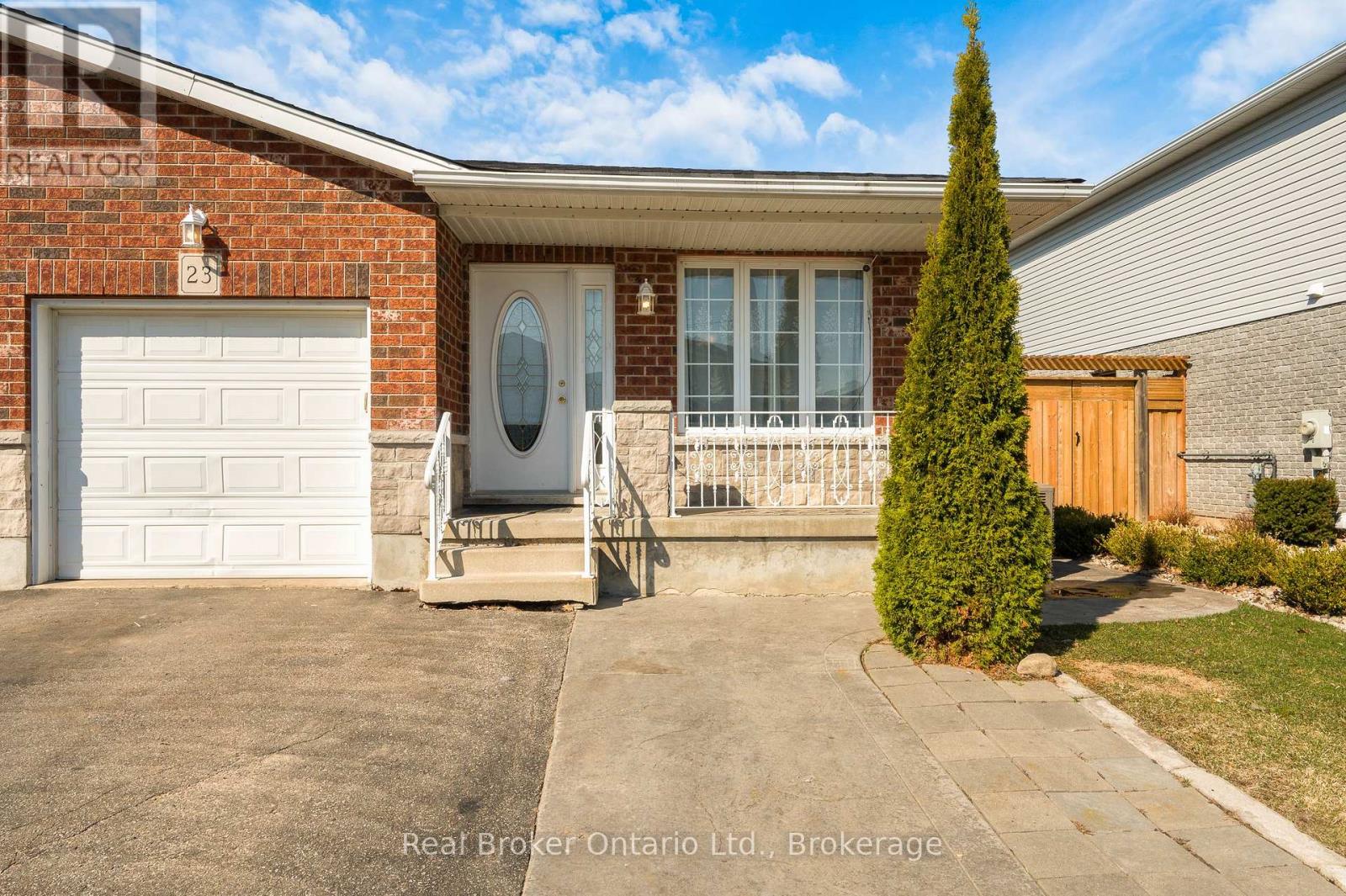 23 Mosser Drive, Cambridge, Ontario  N1P 1J1 - Photo 2 - X12978200