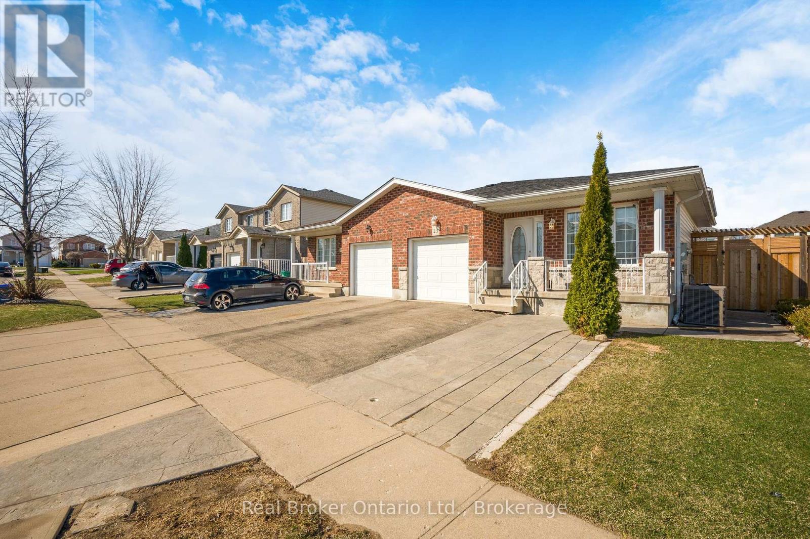 23 Mosser Drive, Cambridge, Ontario  N1P 1J1 - Photo 4 - X12978200