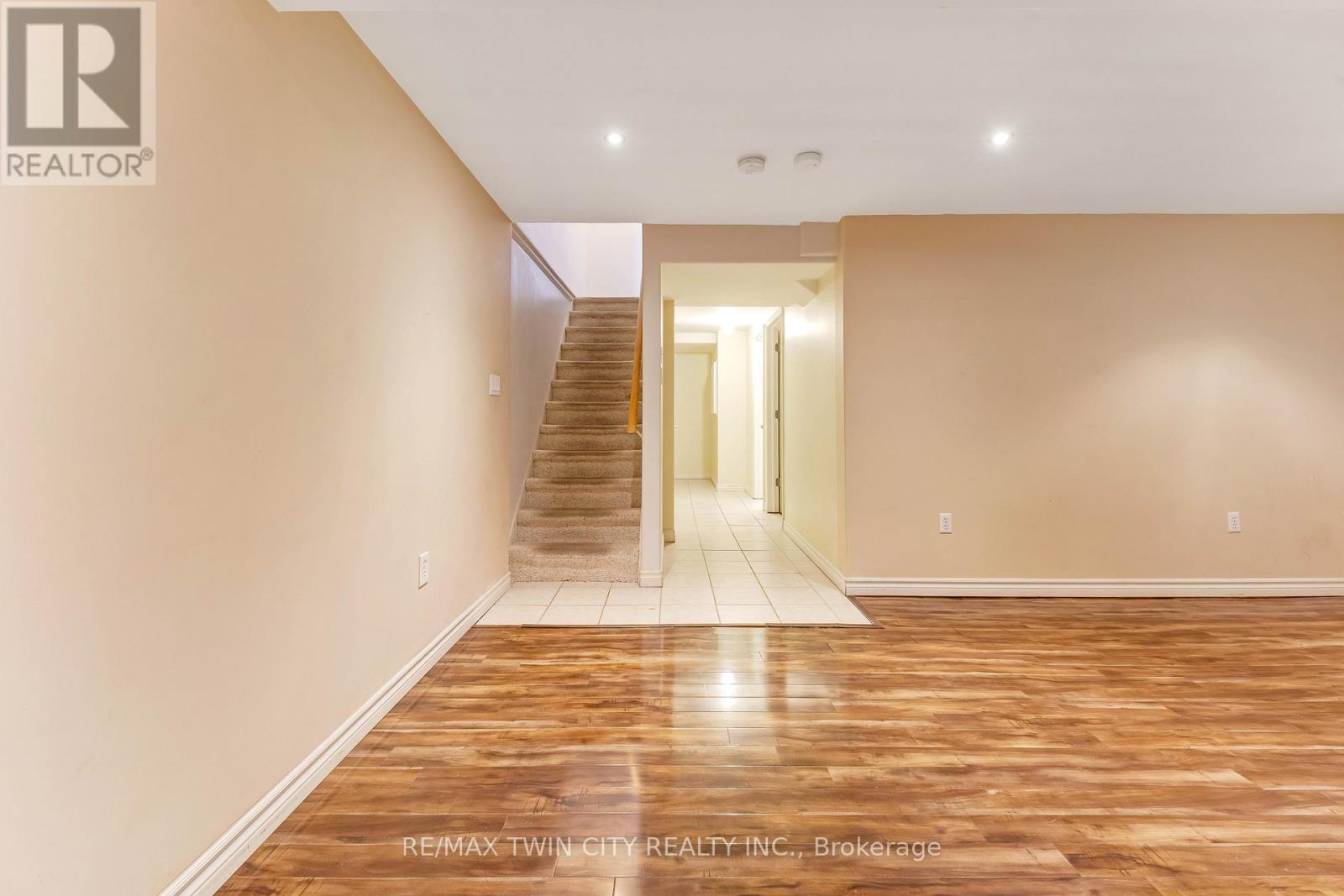 90 Donnenwerth Drive, Kitchener, Ontario  N2E 4C9 - Photo 25 - X12977860