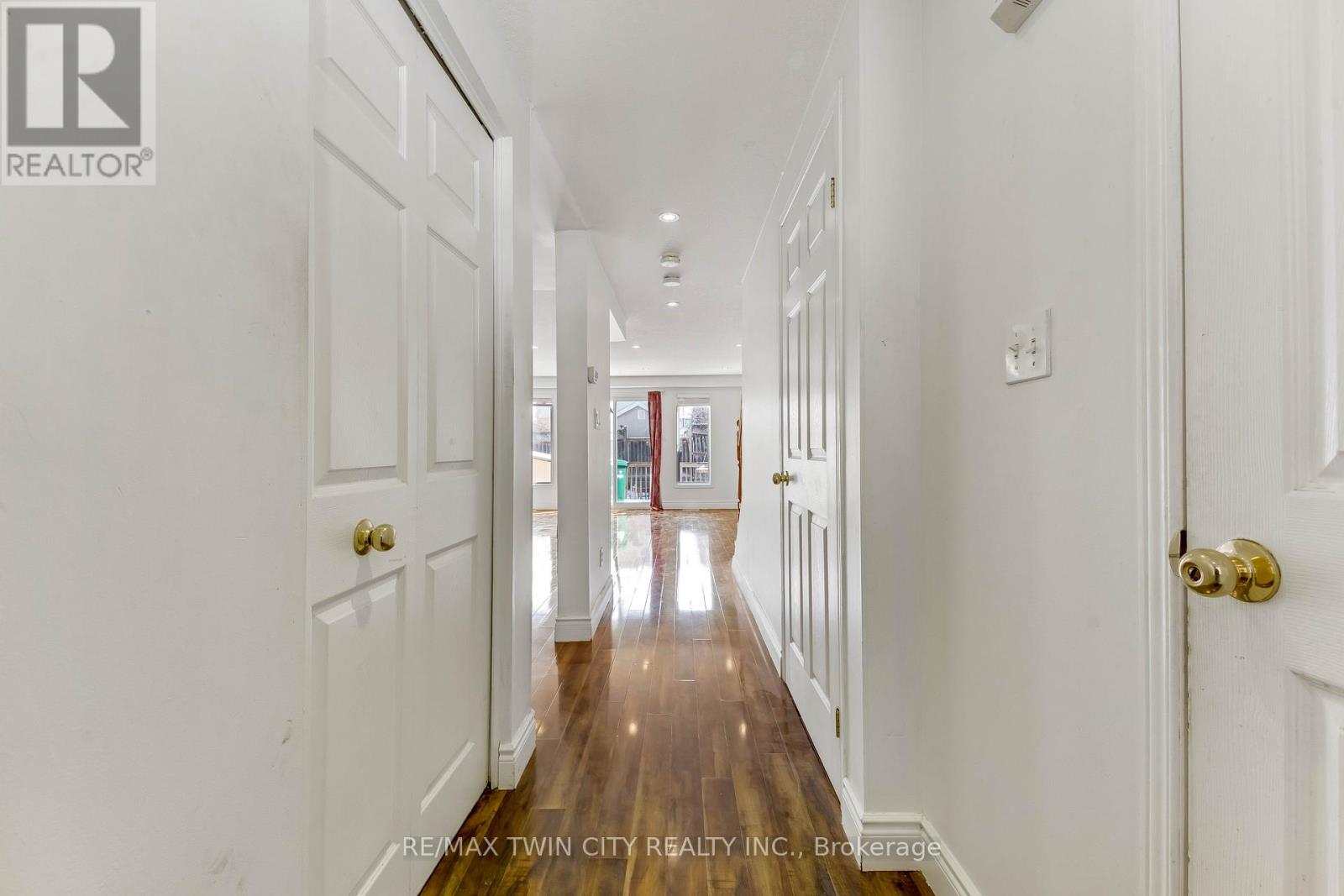 90 Donnenwerth Drive, Kitchener, Ontario  N2E 4C9 - Photo 3 - X12977860