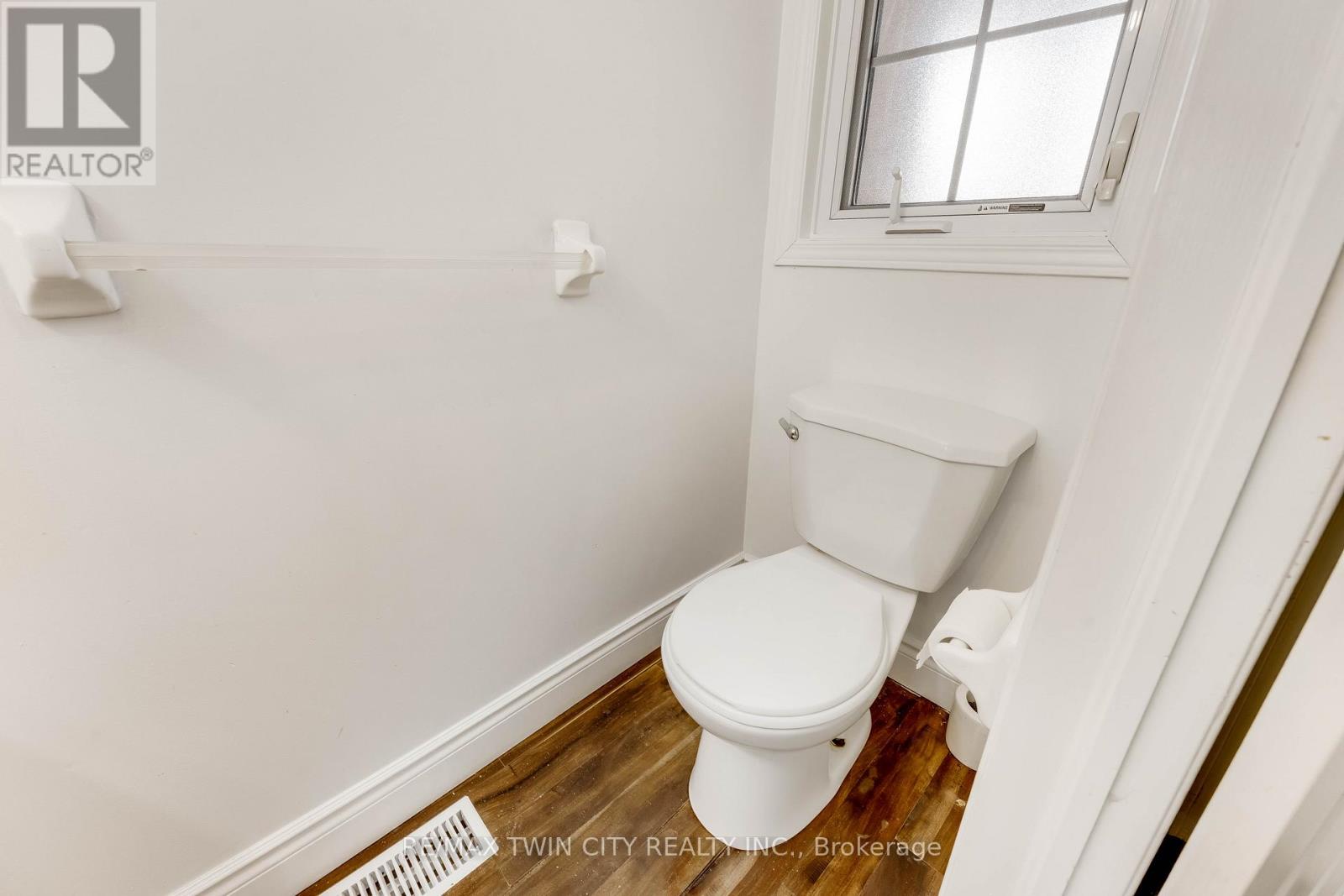 90 Donnenwerth Drive, Kitchener, Ontario  N2E 4C9 - Photo 9 - X12977860