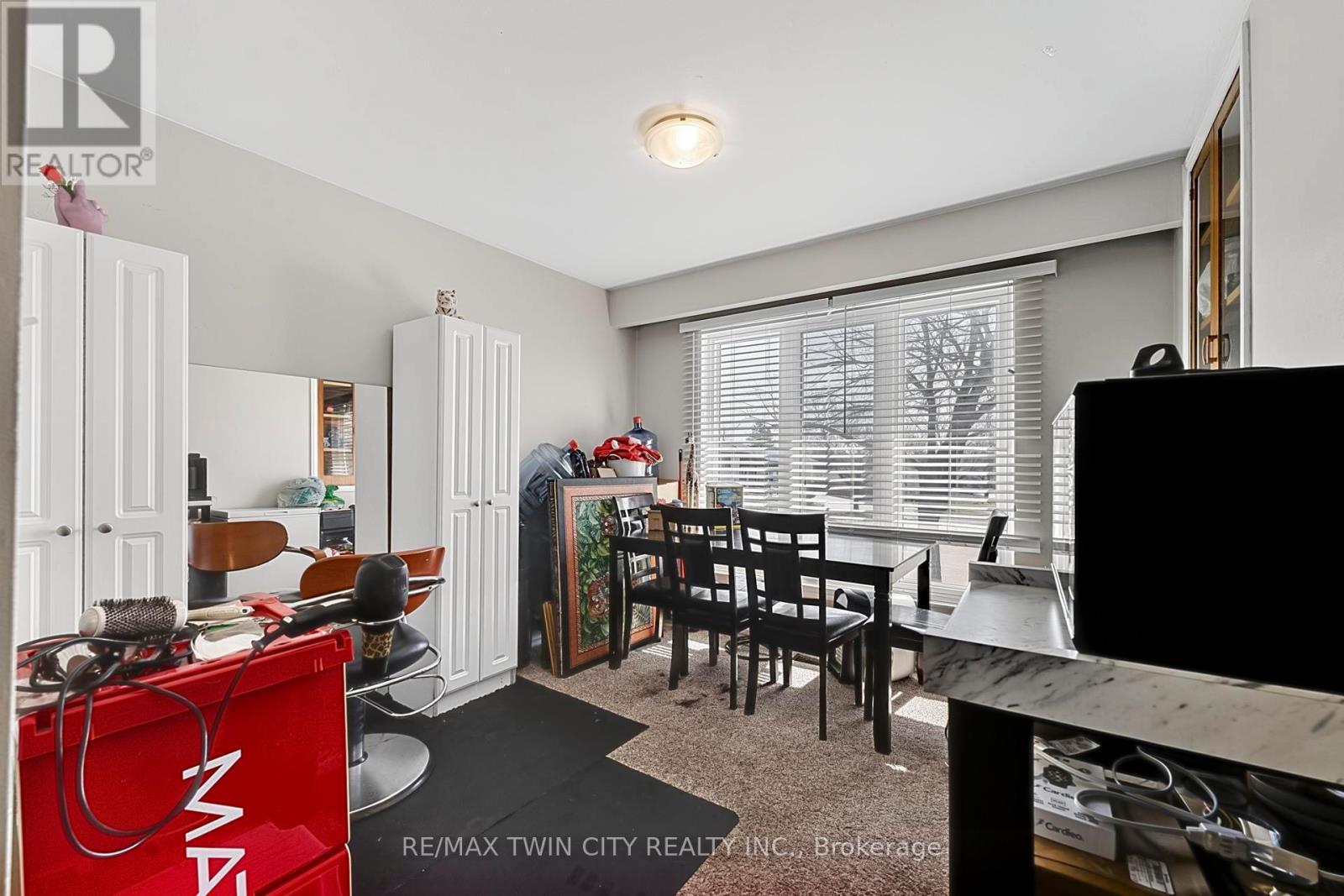 228 Holborn Drive, Kitchener, Ontario  N2A 2E8 - Photo 10 - X12977888