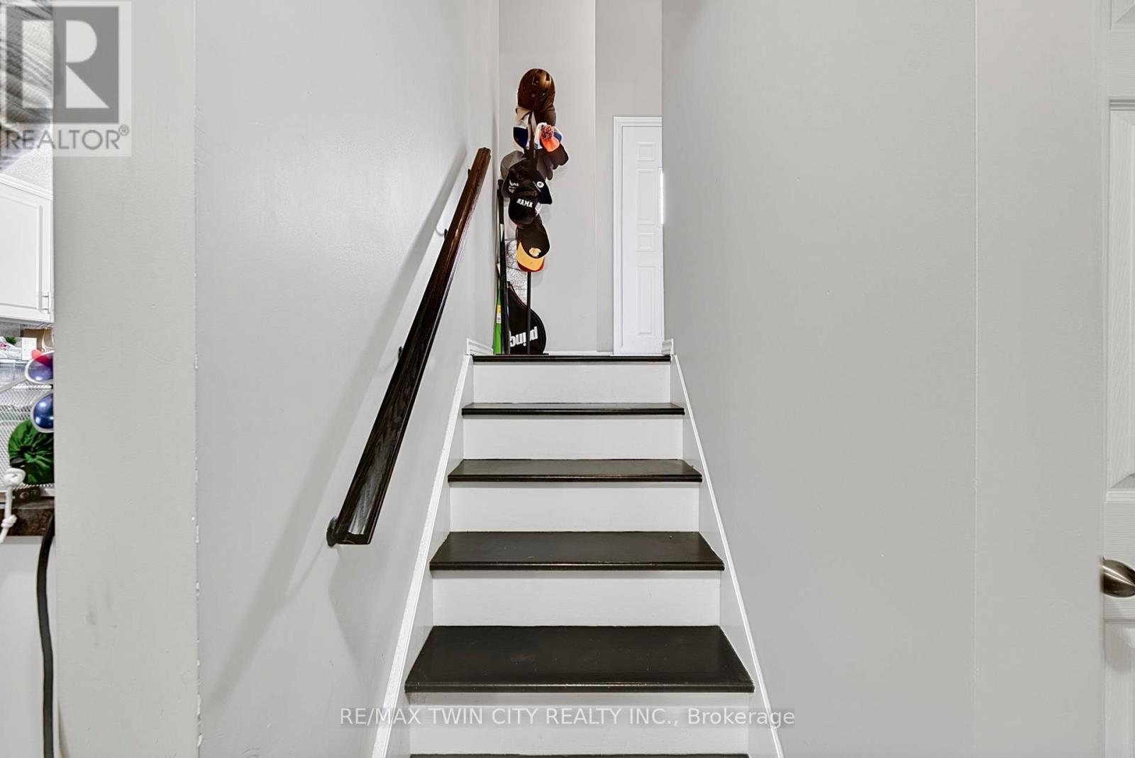 228 Holborn Drive, Kitchener, Ontario  N2A 2E8 - Photo 19 - X12977888