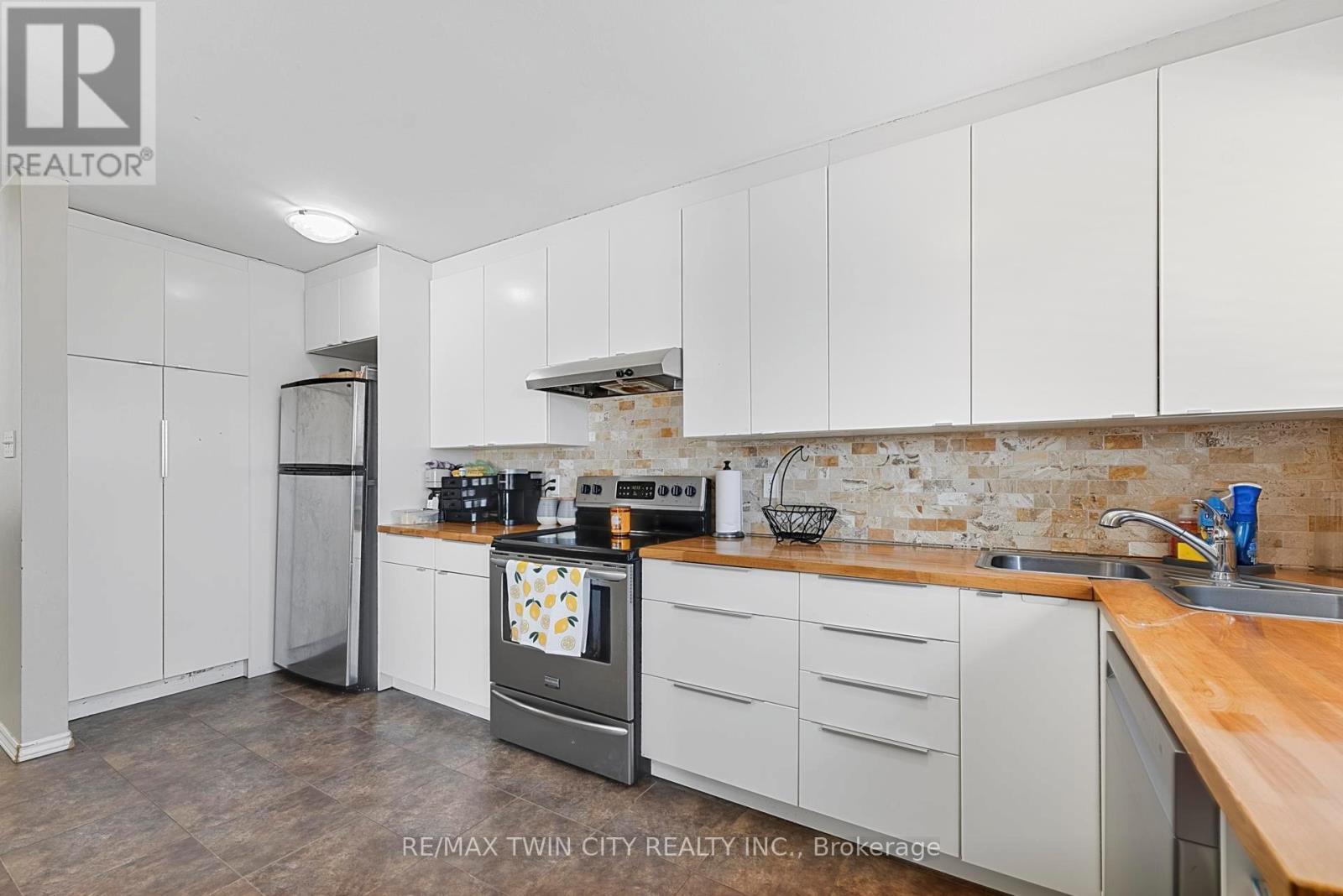 228 Holborn Drive, Kitchener, Ontario  N2A 2E8 - Photo 6 - X12977888