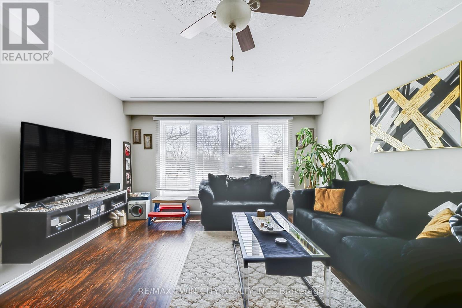 228 Holborn Drive, Kitchener, Ontario  N2A 2E8 - Photo 7 - X12977888