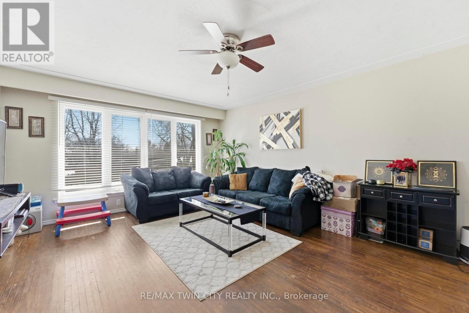 228 Holborn Drive, Kitchener, Ontario  N2A 2E8 - Photo 8 - X12977888