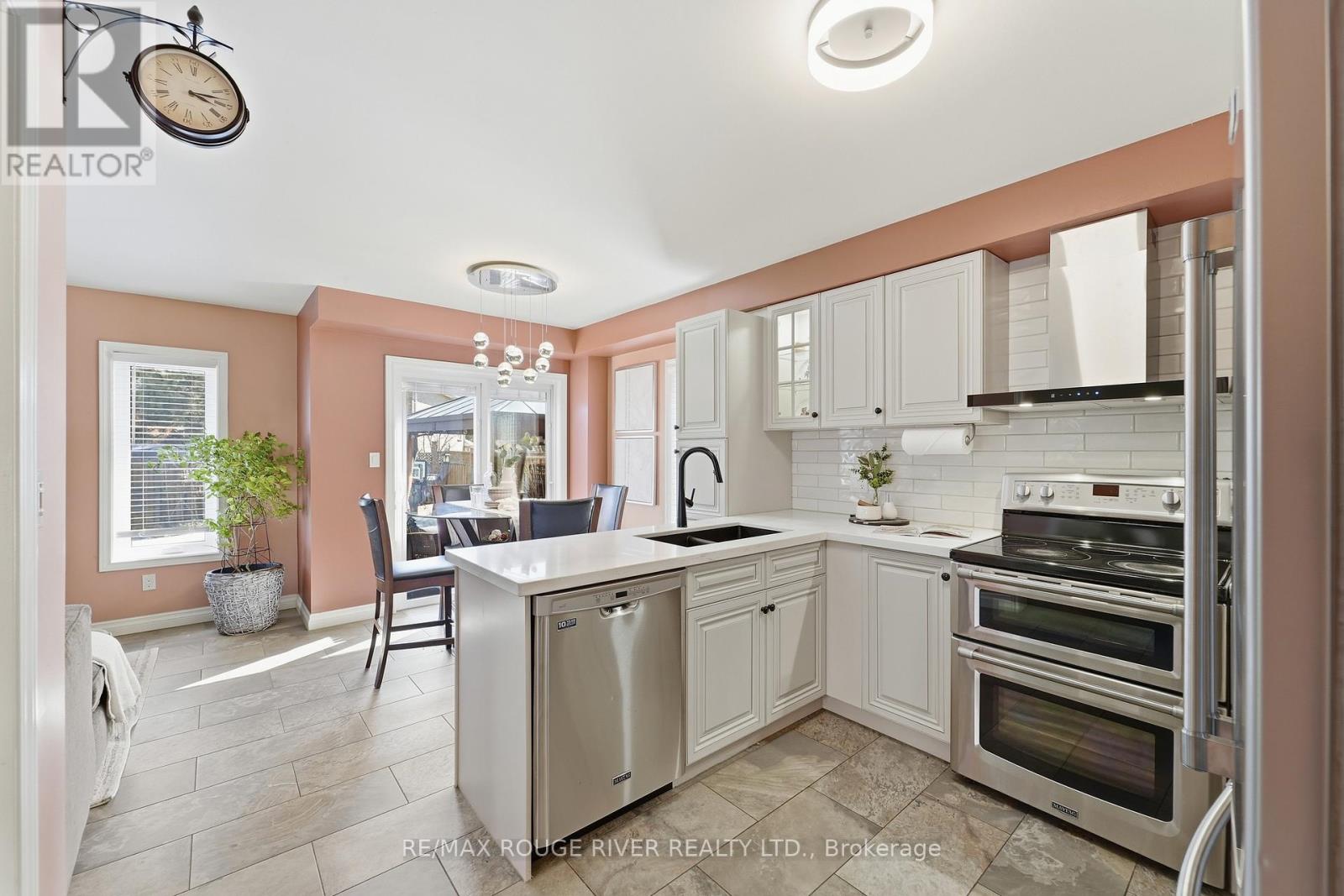 5 Iberville Road, Whitby, Ontario  L1M 1H5 - Photo 10 - E12978002