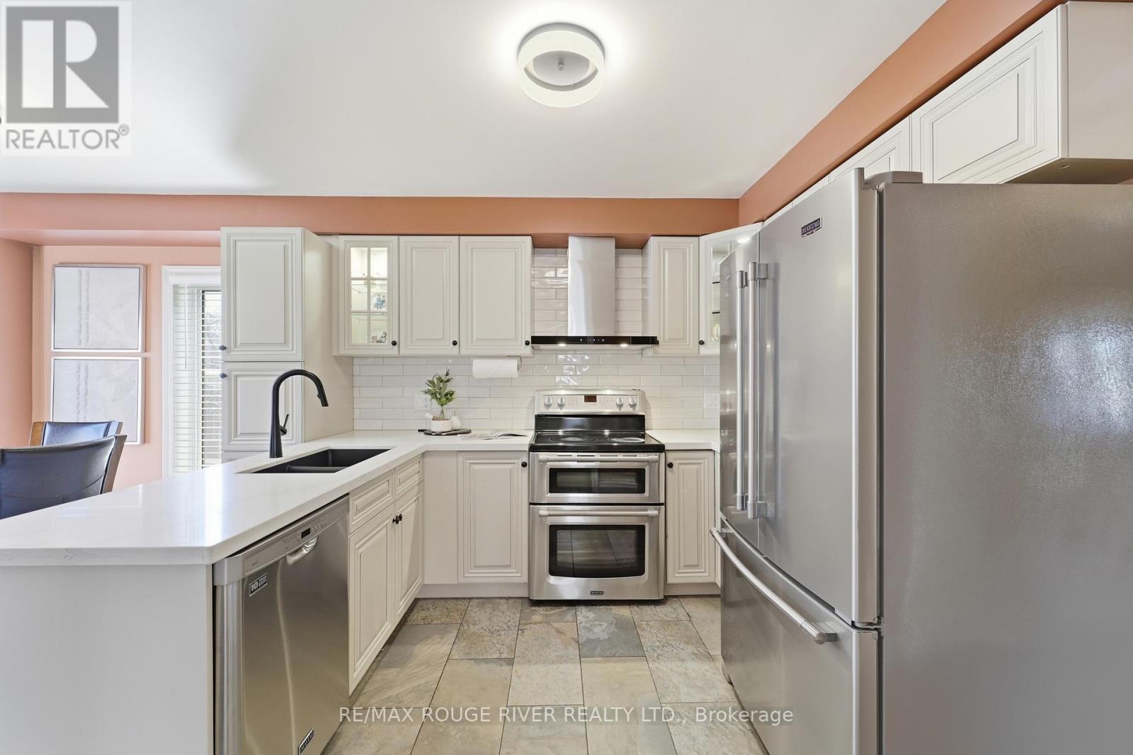 5 Iberville Road, Whitby, Ontario  L1M 1H5 - Photo 8 - E12978002