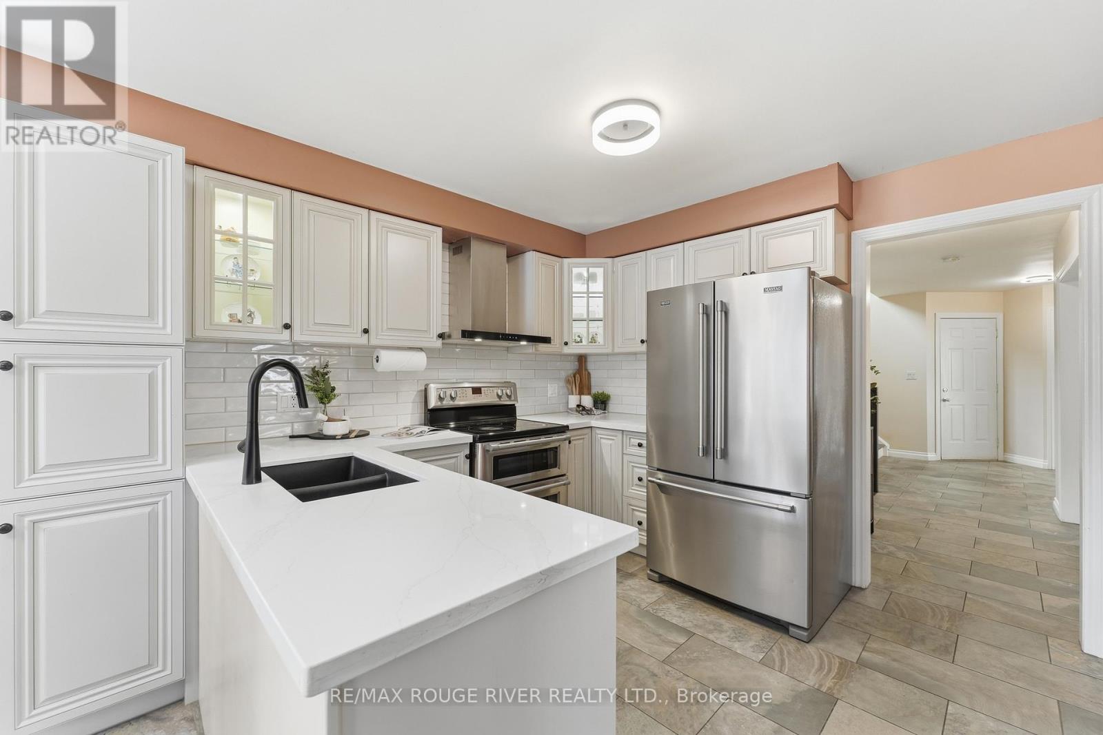 5 Iberville Road, Whitby, Ontario  L1M 1H5 - Photo 9 - E12978002