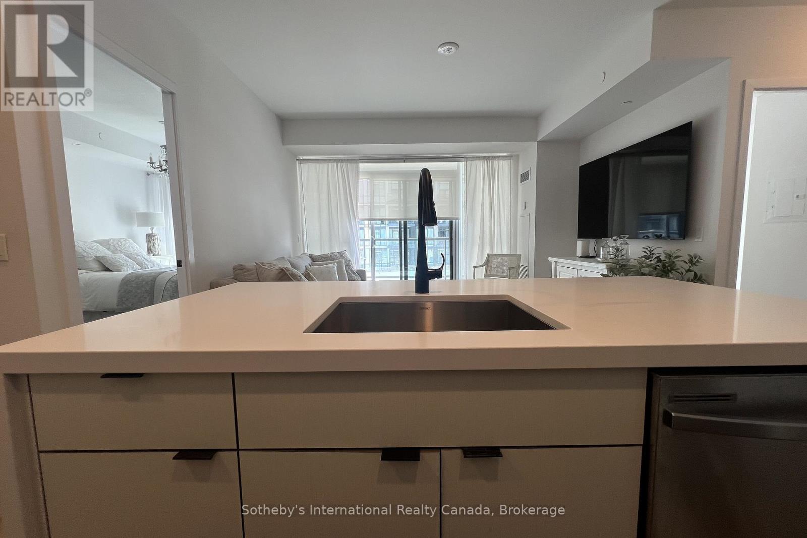 223 - 415 Sea Ray Avenue, Innisfil, Ontario  L9S 0R5 - Photo 2 - N12978050