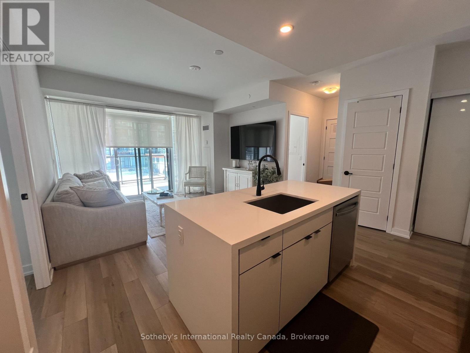 223 - 415 Sea Ray Avenue, Innisfil, Ontario  L9S 0R5 - Photo 3 - N12978050