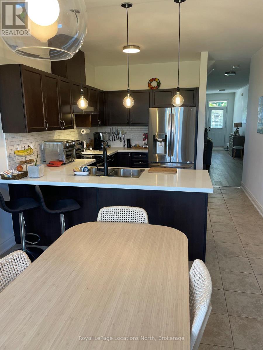 32 Berkshire Avenue, Wasaga Beach, Ontario  L9Z 0G3 - Photo 5 - S12978070