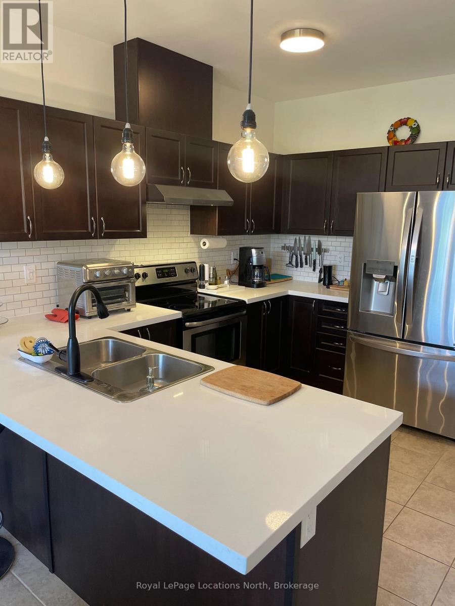 32 Berkshire Avenue, Wasaga Beach, Ontario  L9Z 0G3 - Photo 6 - S12978070