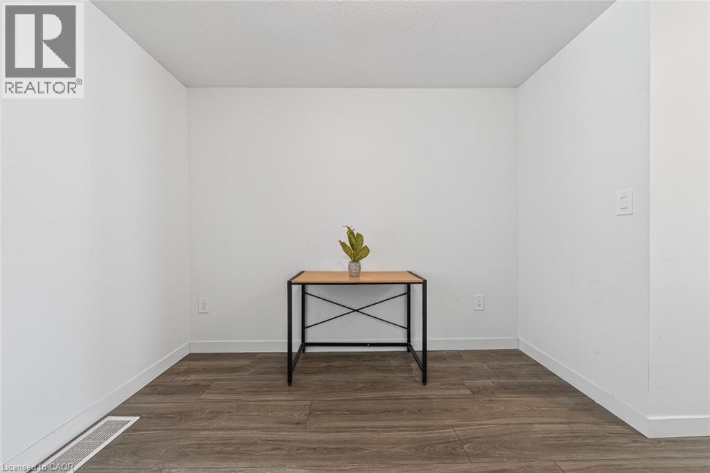 95 Queensbrook Crescent, Cambridge, Ontario N1S 0E4 - Photo 13 - 40819071