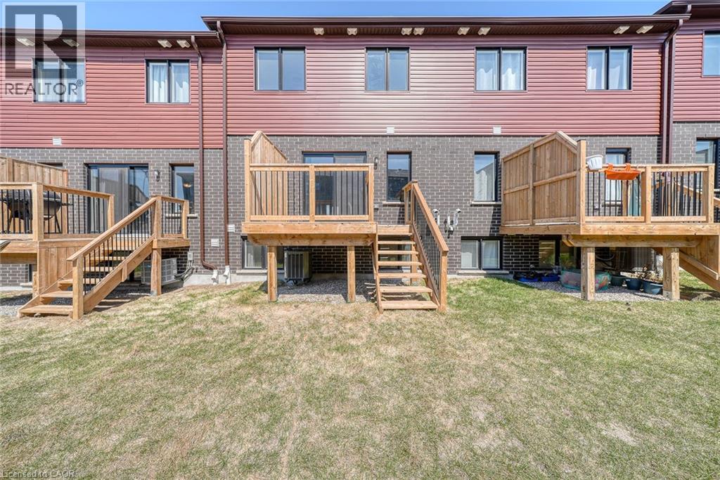 95 Queensbrook Crescent, Cambridge, Ontario N1S 0E4 - Photo 3 - 40819071