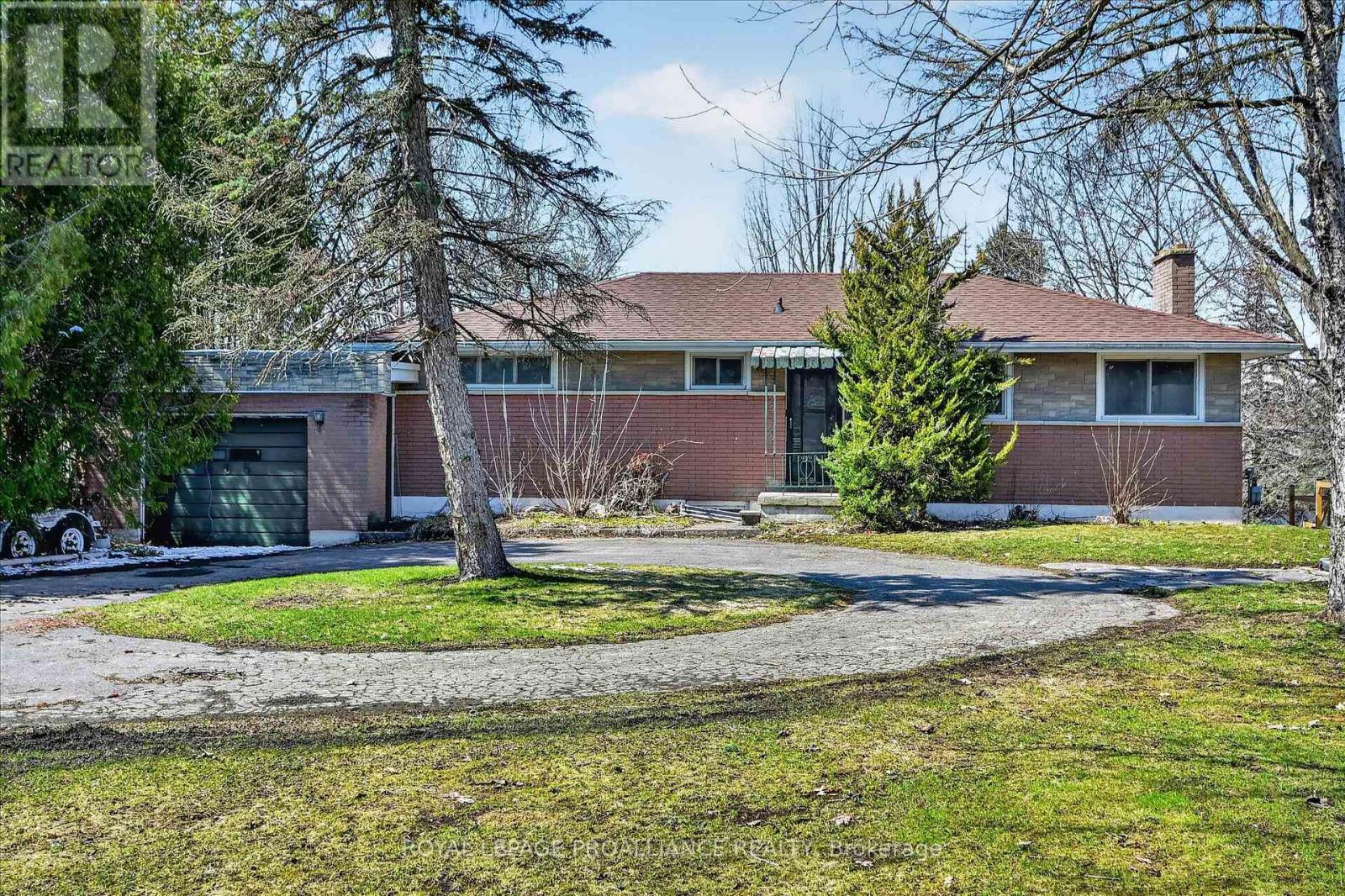 665 River Road S, Peterborough, Ontario  K9J 1E6 - Photo 1 - X12978226