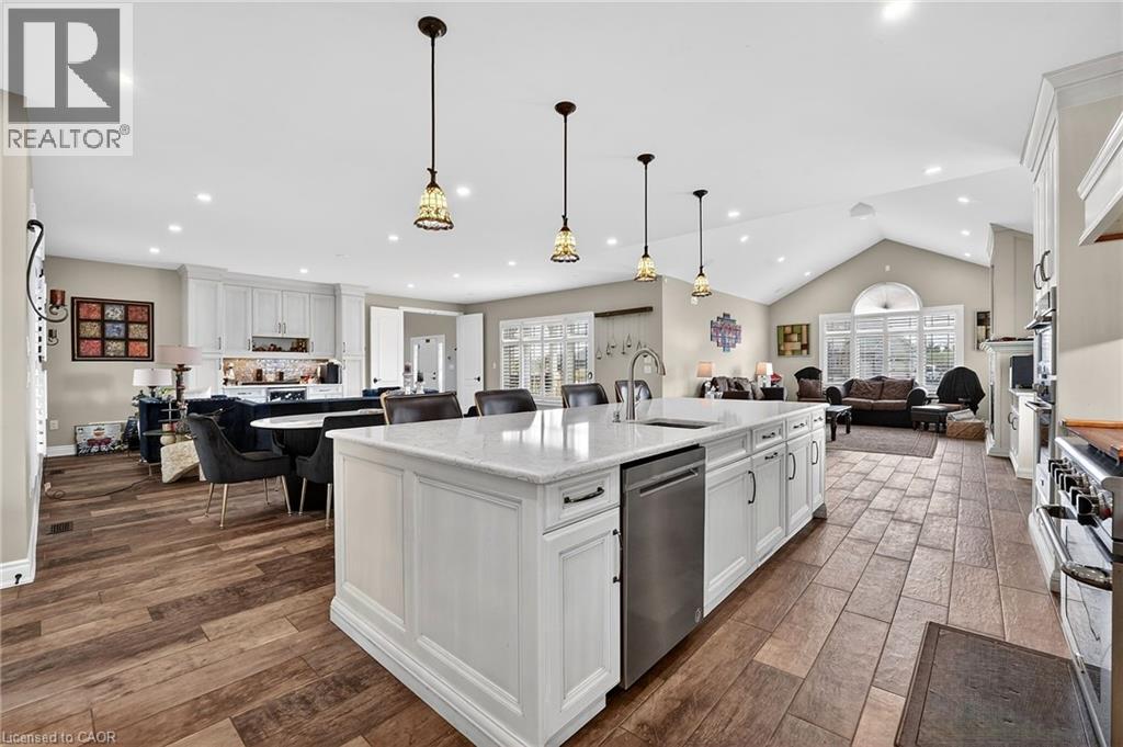 5499 Attema Crescent, West Lincoln, Ontario  L0R 1Y0 - Photo 11 - 40817753