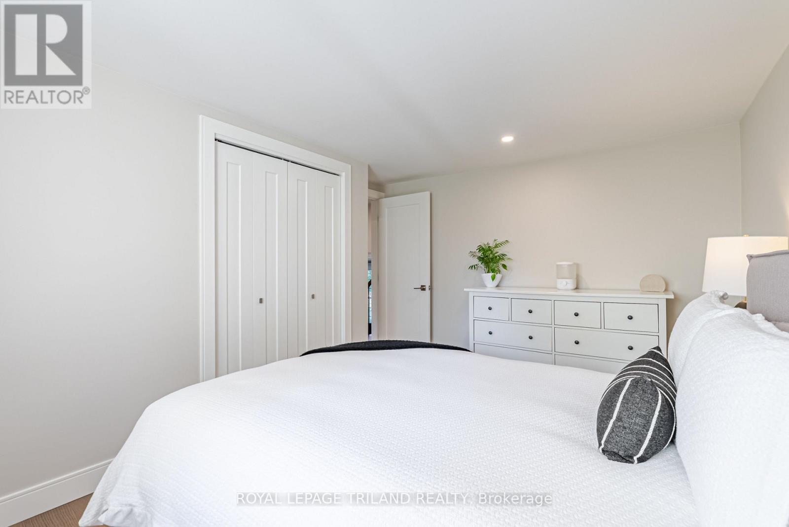 183 Canterbury Drive, Thames Centre, Ontario N0L 1G3 - Photo 22 - X12978038