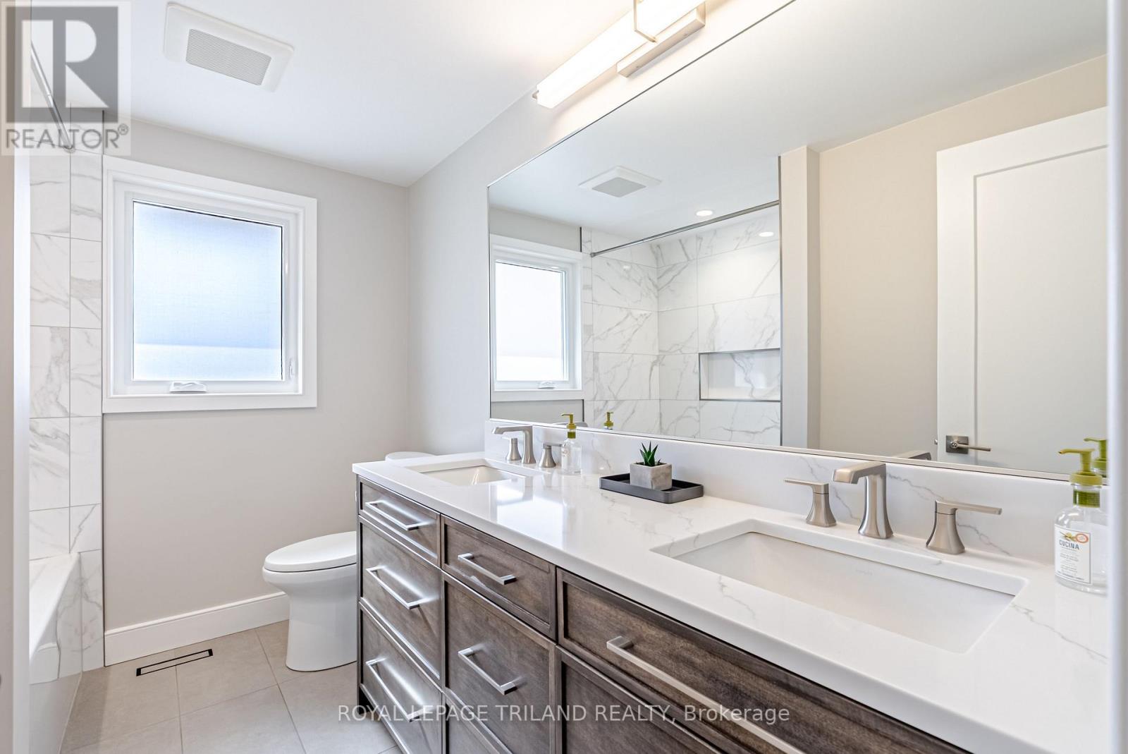 183 Canterbury Drive, Thames Centre, Ontario N0L 1G3 - Photo 26 - X12978038