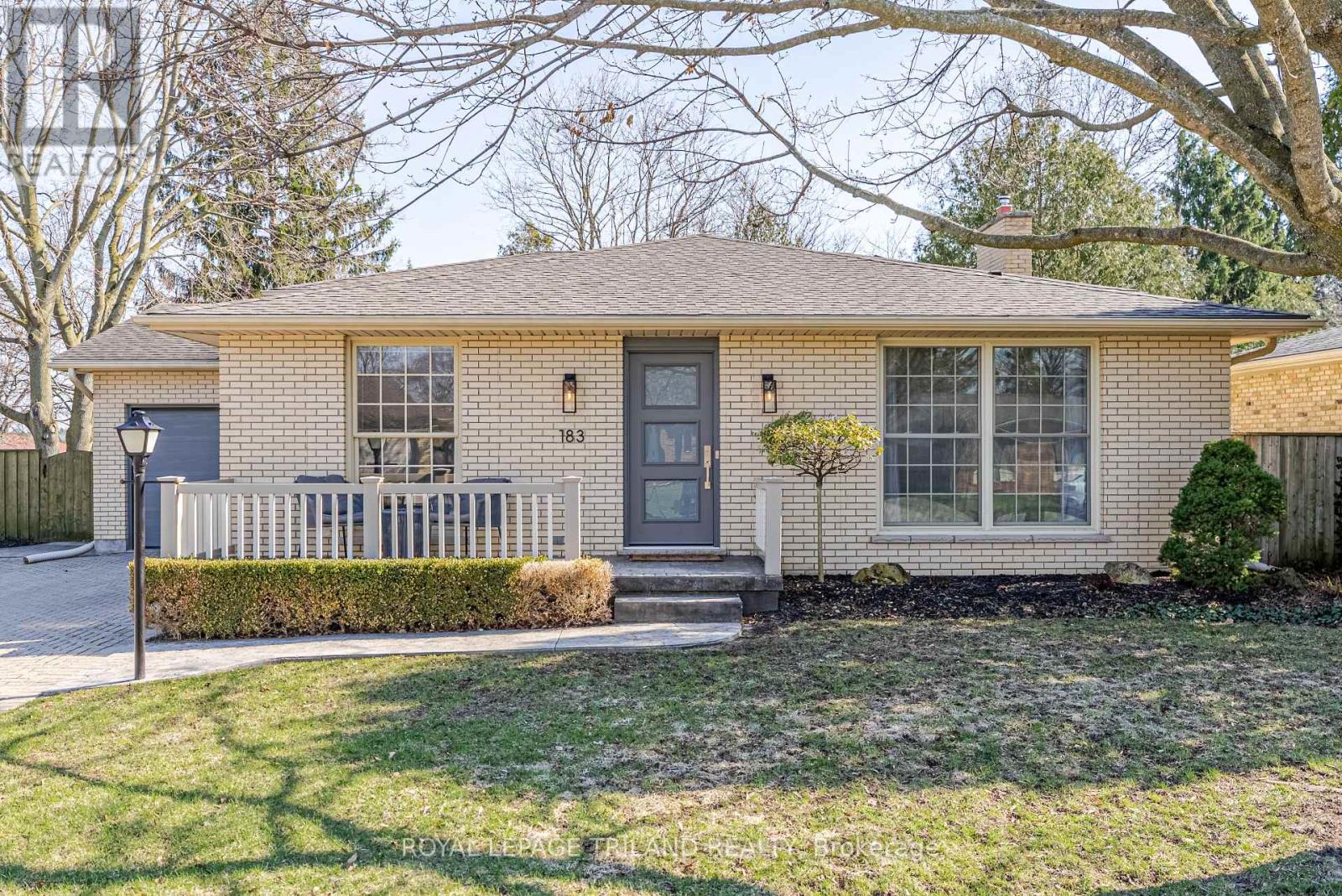 183 Canterbury Drive, Thames Centre, Ontario N0L 1G3 - Photo 3 - X12978038