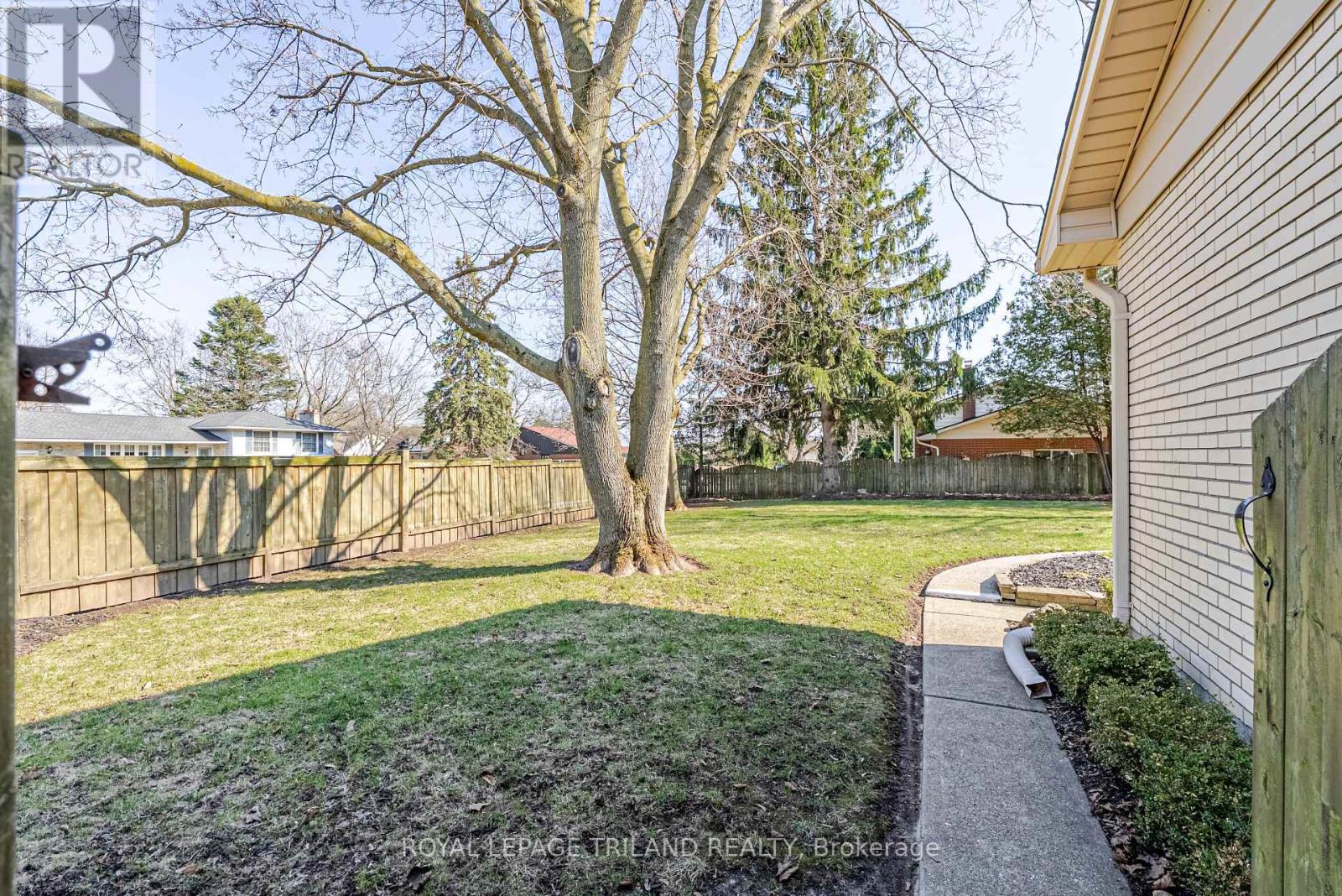 183 Canterbury Drive, Thames Centre, Ontario N0L 1G3 - Photo 39 - X12978038