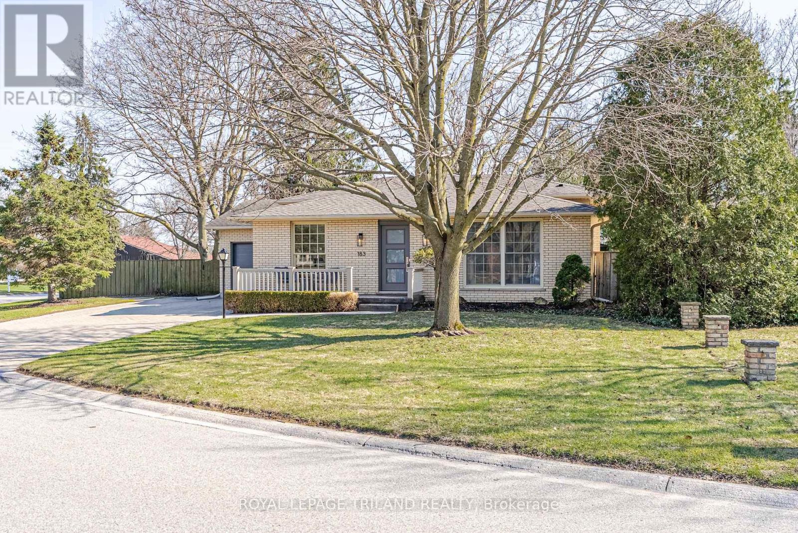 183 Canterbury Drive, Thames Centre, Ontario N0L 1G3 - Photo 5 - X12978038