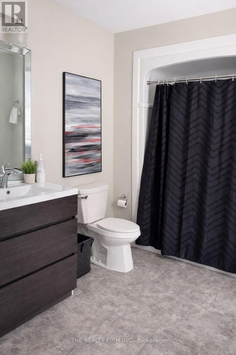 10 Fifth Avenue, St. Thomas, Ontario  N5R 4C1 - Photo 12 - X12978252