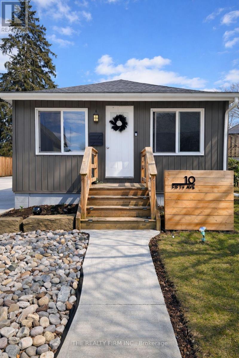 10 Fifth Avenue, St. Thomas, Ontario  N5R 4C1 - Photo 3 - X12978252