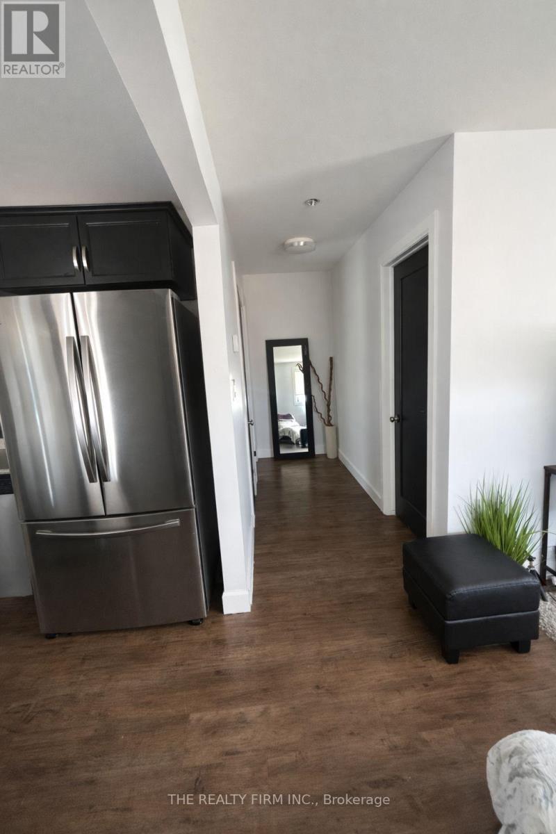 10 Fifth Avenue, St. Thomas, Ontario  N5R 4C1 - Photo 7 - X12978252