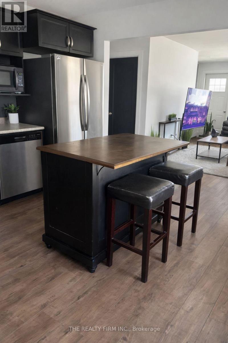 10 Fifth Avenue, St. Thomas, Ontario  N5R 4C1 - Photo 8 - X12978252