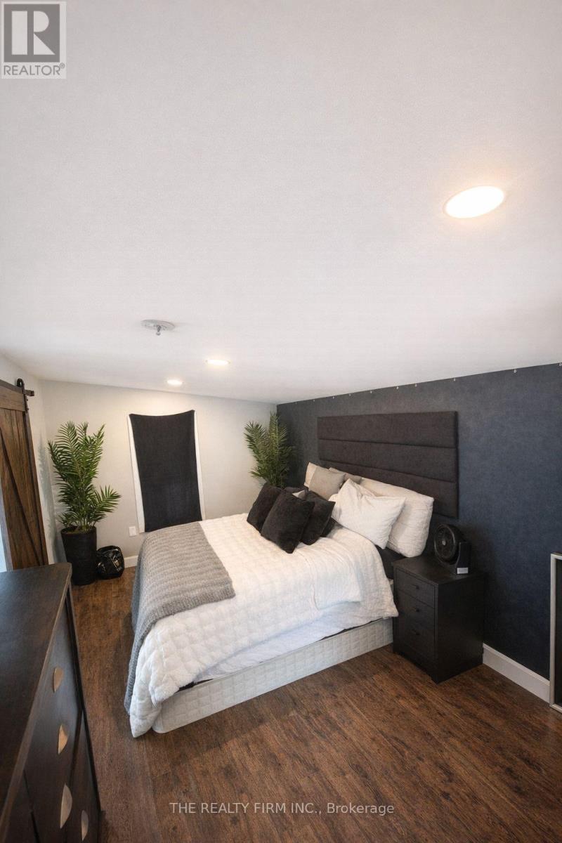 10 Fifth Avenue, St. Thomas, Ontario  N5R 4C1 - Photo 9 - X12978252