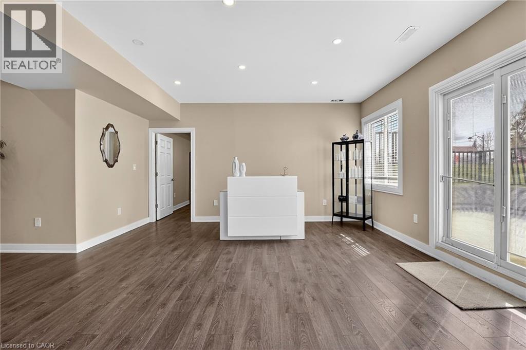 5499 Attema Crescent, West Lincoln, Ontario  L0R 1Y0 - Photo 38 - 40817753