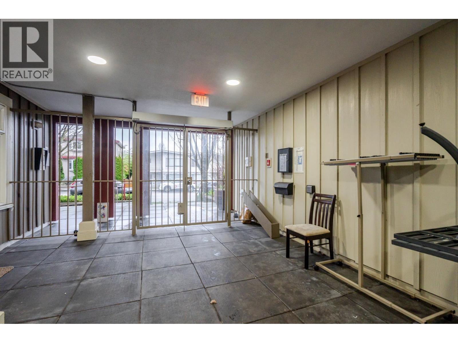 304 4272 Albert Street, Burnaby, British Columbia  V5C 2E8 - Photo 4 - R3108689