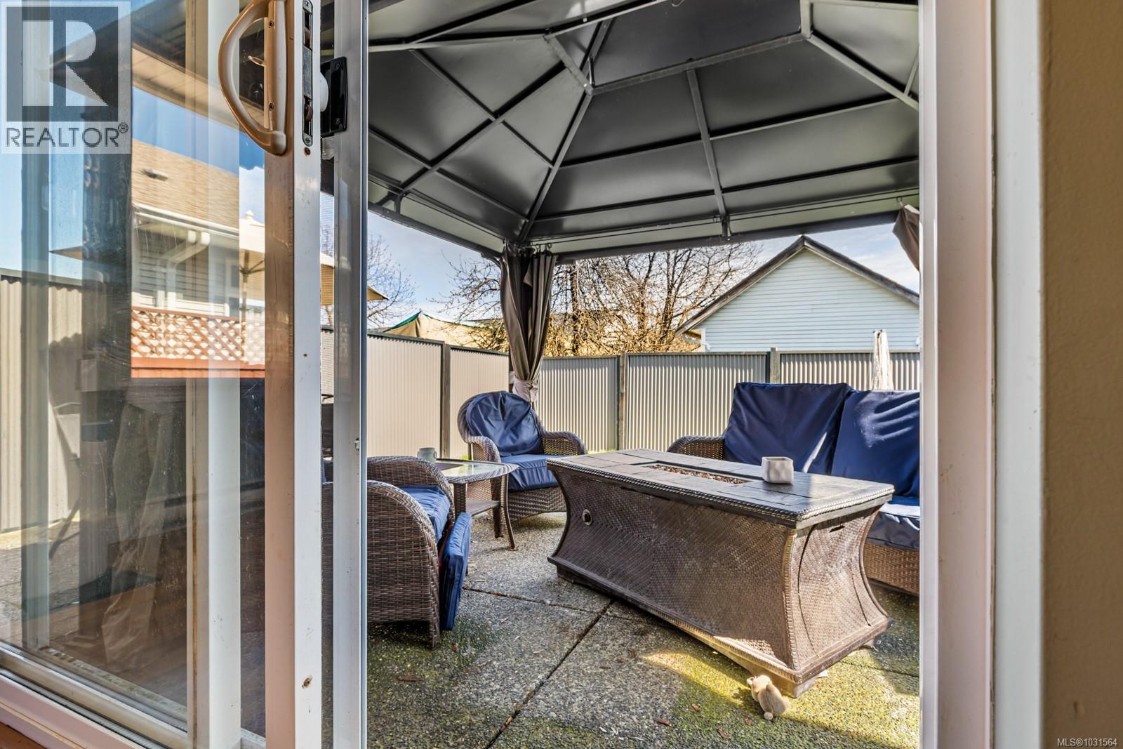 3292 Eighth St, Cumberland, British Columbia  V0R 1S0 - Photo 14 - 1031564