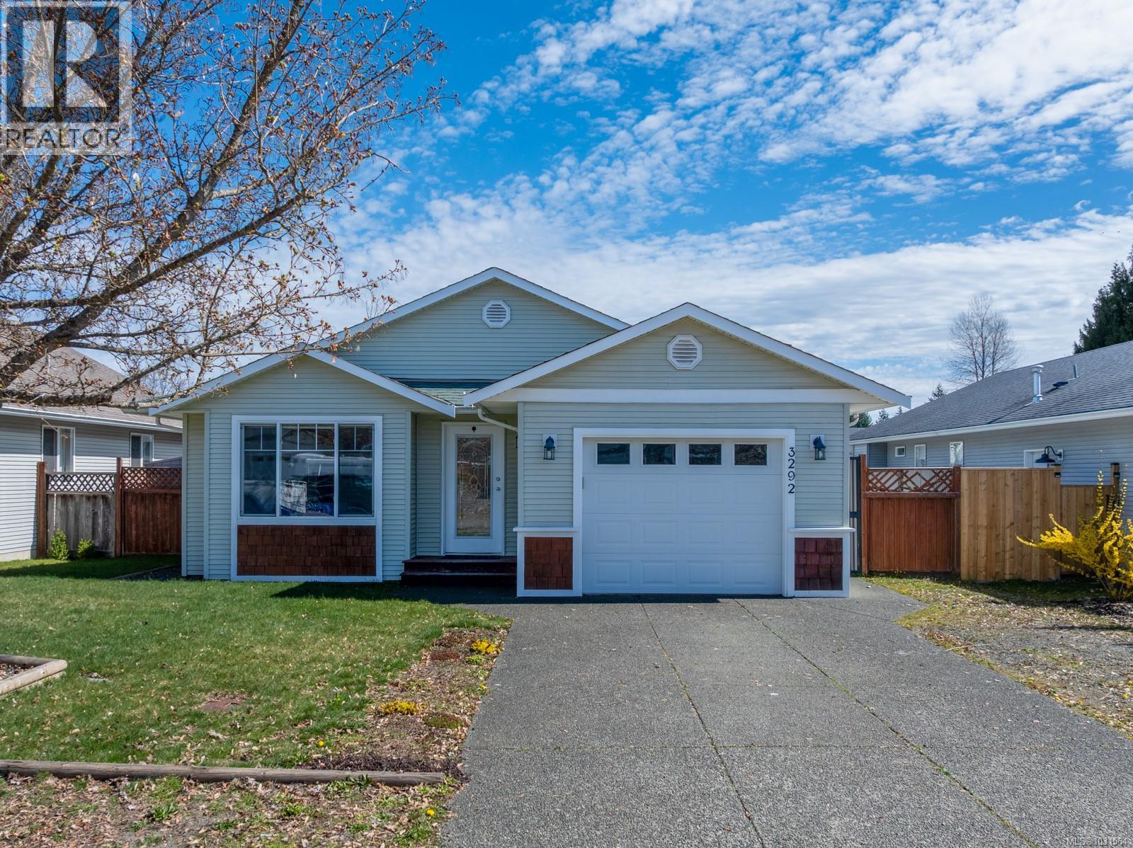 3292 Eighth St, Cumberland, British Columbia