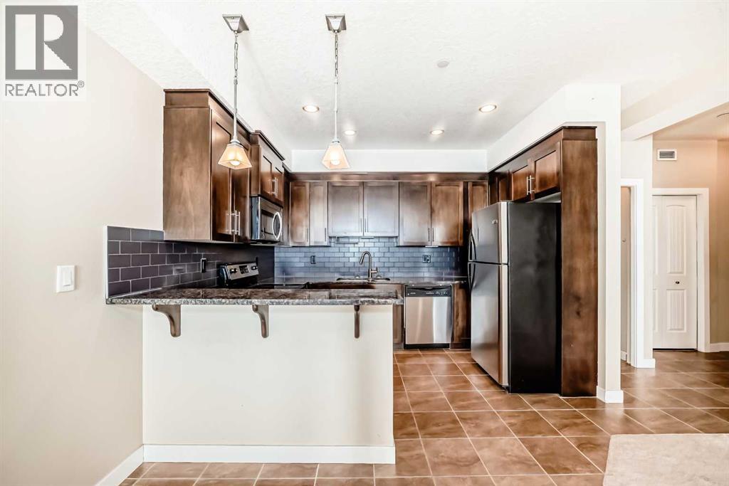 206, 1005b Westmount Drive, Strathmore, Alberta  T1P 0C3 - Photo 2 - A2293890