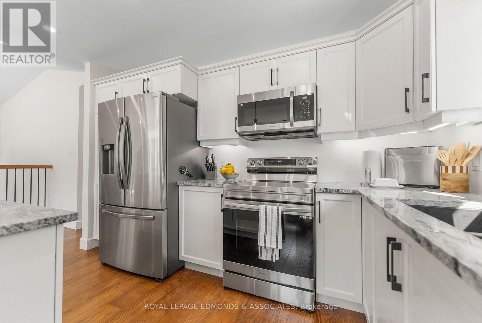 142 Chad Street, Petawawa, Ontario  K8H 0G8 - Photo 12 - X12978084