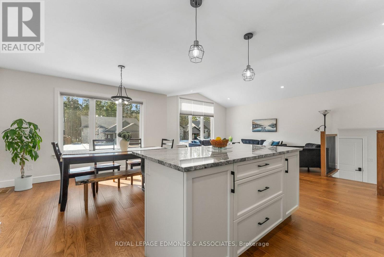 142 Chad Street, Petawawa, Ontario  K8H 0G8 - Photo 15 - X12978084