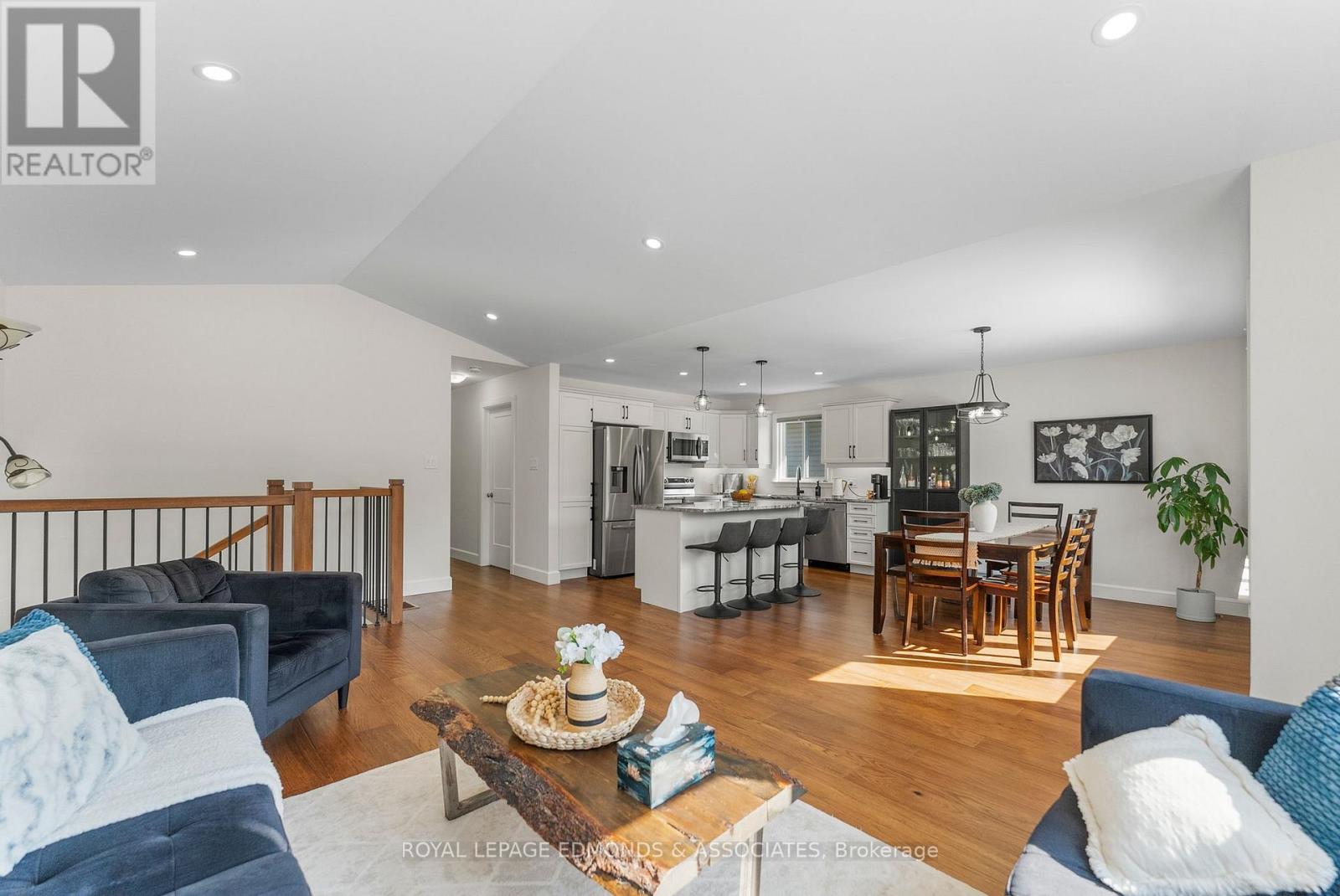 142 Chad Street, Petawawa, Ontario  K8H 0G8 - Photo 18 - X12978084