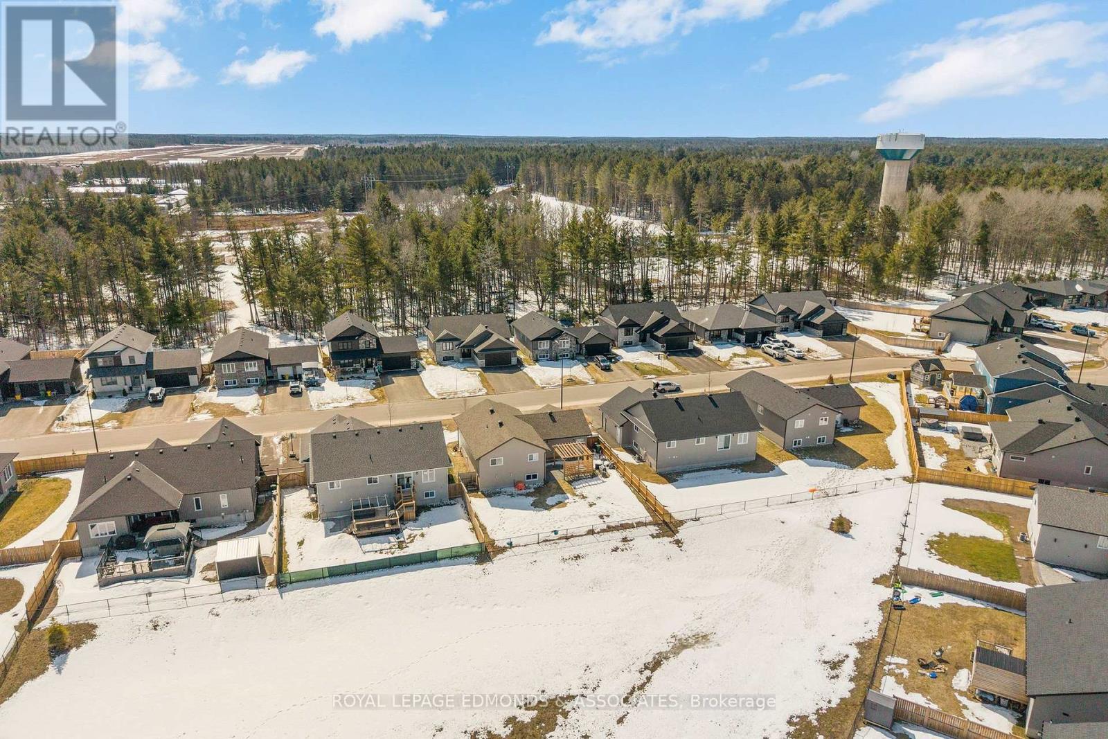 142 Chad Street, Petawawa, Ontario  K8H 0G8 - Photo 39 - X12978084