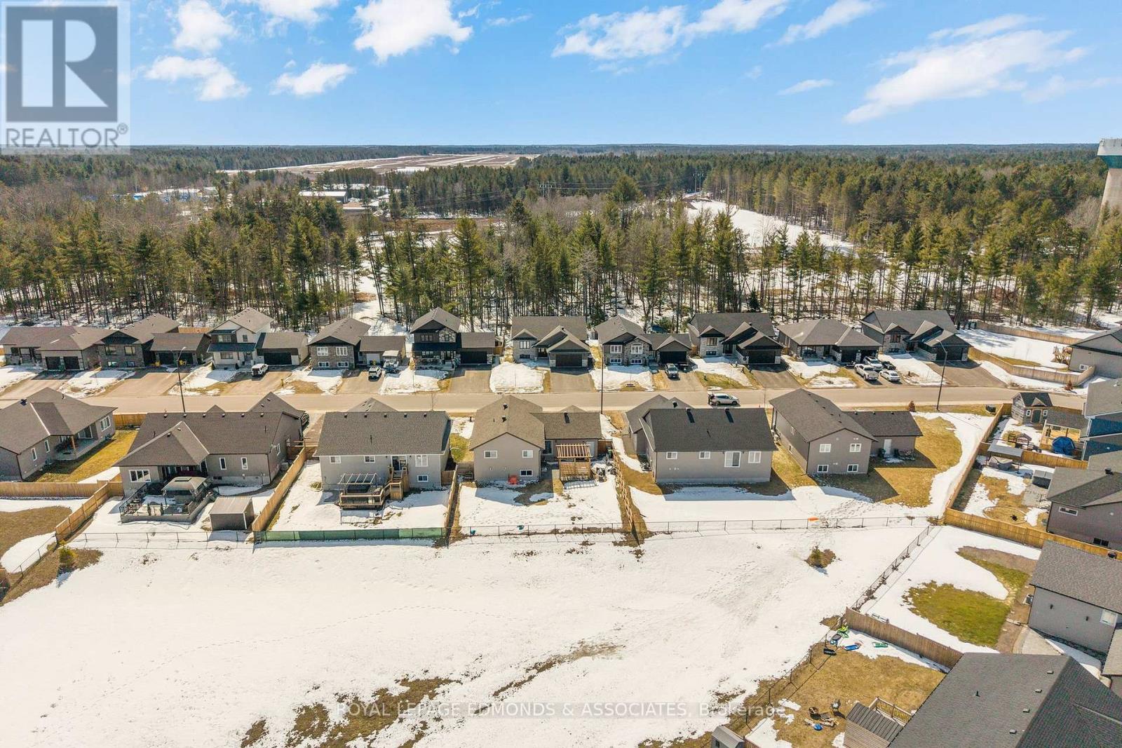 142 Chad Street, Petawawa, Ontario  K8H 0G8 - Photo 40 - X12978084