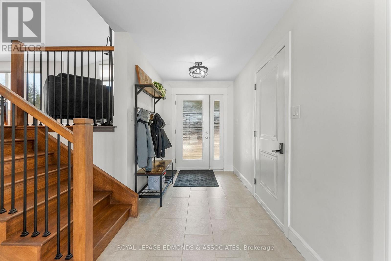 142 Chad Street, Petawawa, Ontario  K8H 0G8 - Photo 6 - X12978084