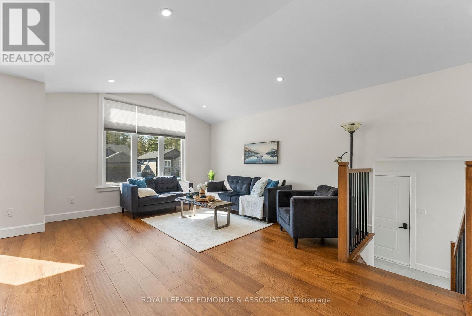 142 Chad Street, Petawawa, Ontario  K8H 0G8 - Photo 8 - X12978084