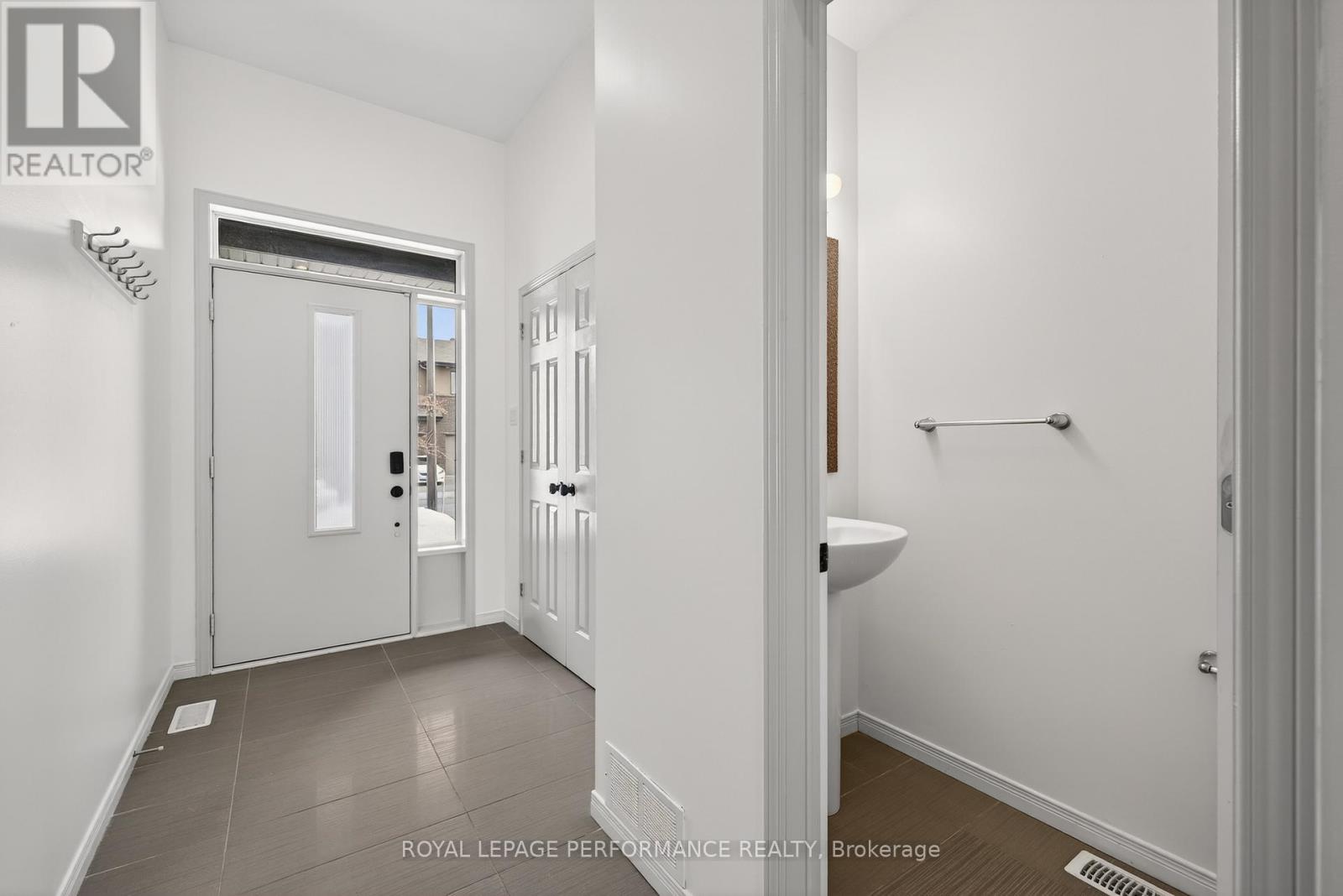 345 Nonius Street, Ottawa, Ontario  K2V 0E1 - Photo 3 - X12978054