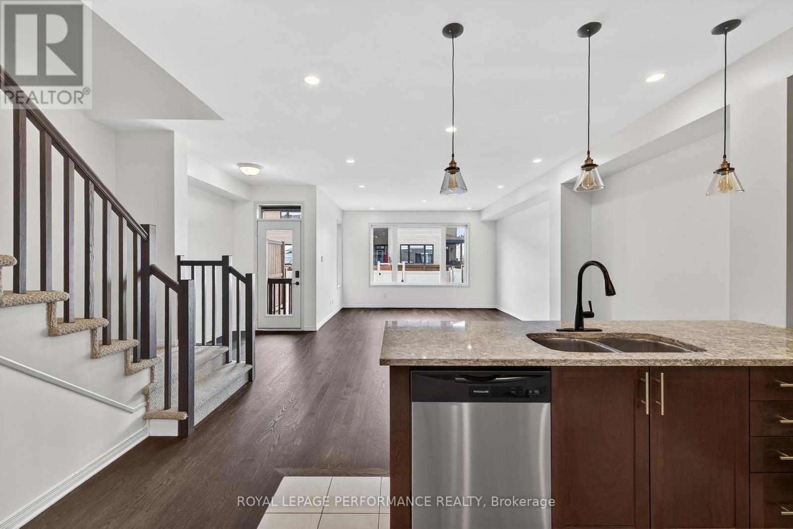 345 Nonius Street, Ottawa, Ontario  K2V 0E1 - Photo 8 - X12978054