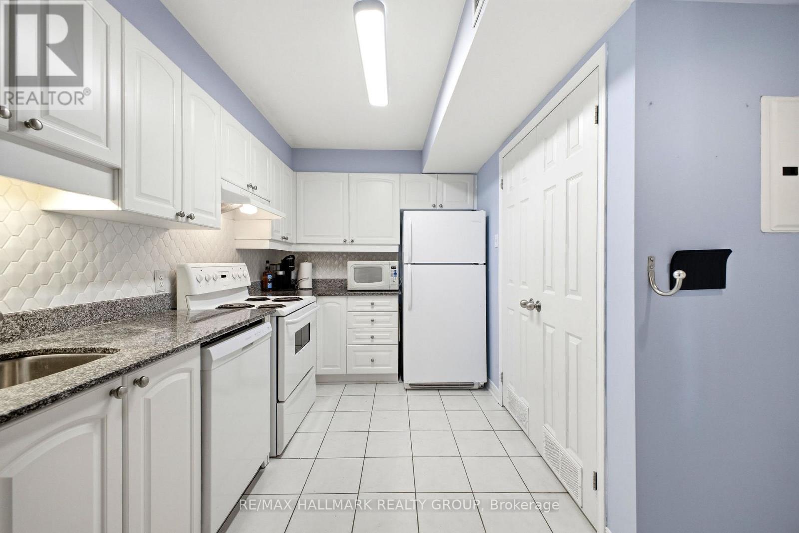 Ph13 - 429 Somerset Street W, Ottawa, Ontario  K2P 2P5 - Photo 5 - X12978076