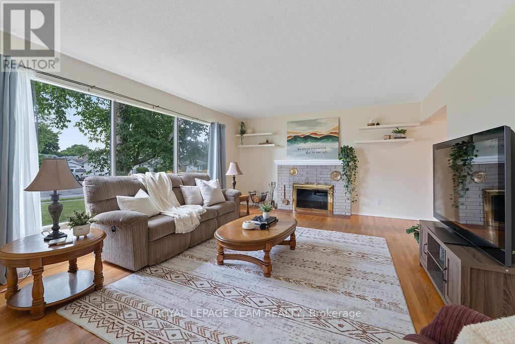 123 Abbeyhill Drive, Ottawa, Ontario  K2L 1H4 - Photo 6 - X12978154